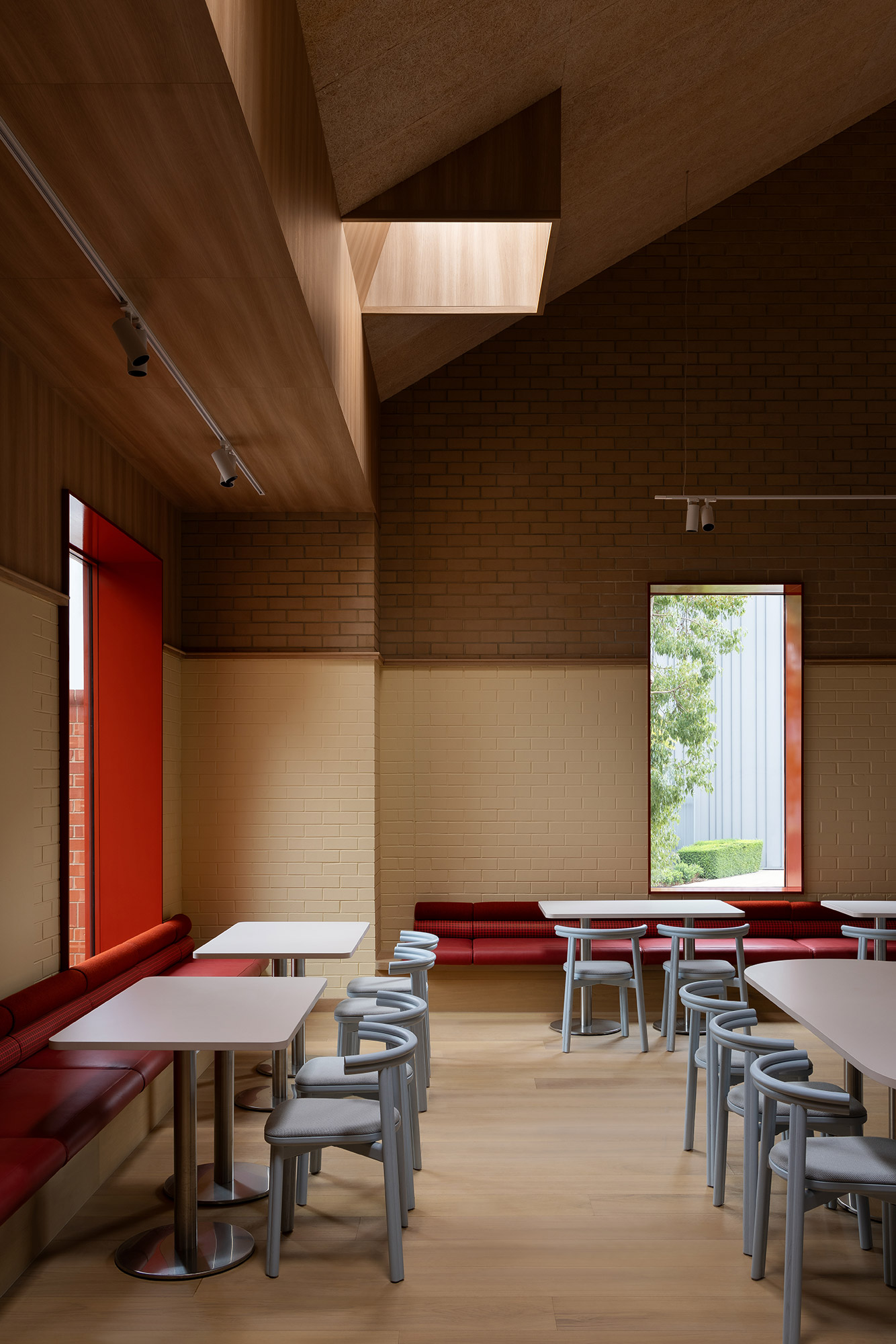 Yellowtrace – studio gram Reimagines Middle School’s Social Hub